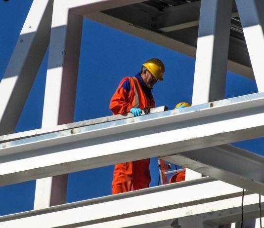 Odzież dla pracowników – jaką wybrać?