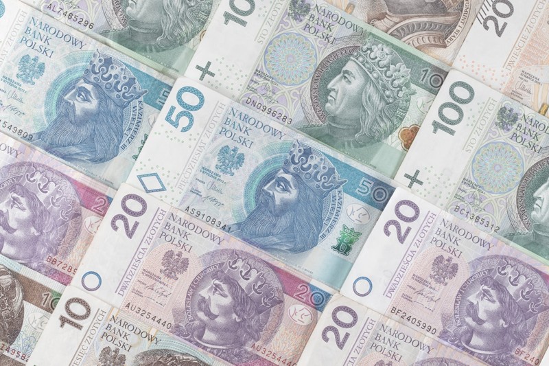  polskie banknoty - pożyczka udzielona na raty 